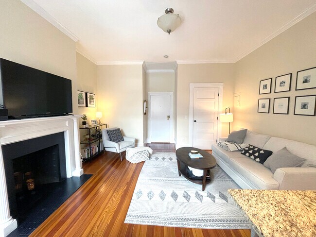 Building Photo - 24 Peterborough St