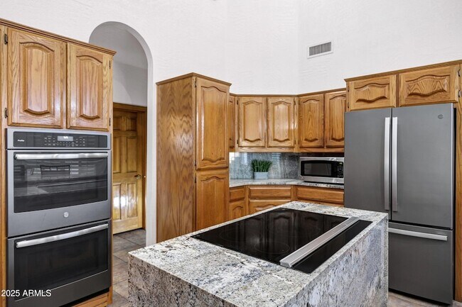 Building Photo - 322 E Gary Cir