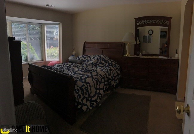 Building Photo - 6042 S Liberty Oaks Cv