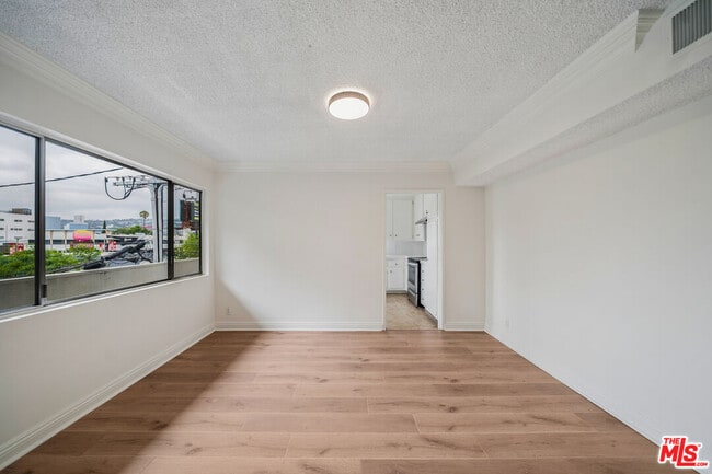 Foto del edificio - 131 Orlando Ave