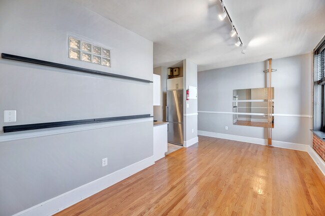 Foto del edificio - 1615 Q St NW