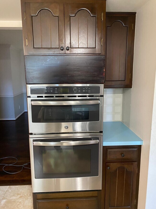 Building Photo - 3139 Rivermill Dr