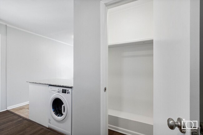 Foto del edificio - 2335 W Hatfield St