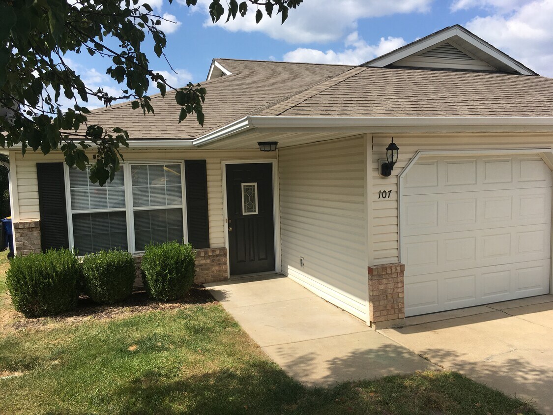 Primary Photo - 107 Spring Dr