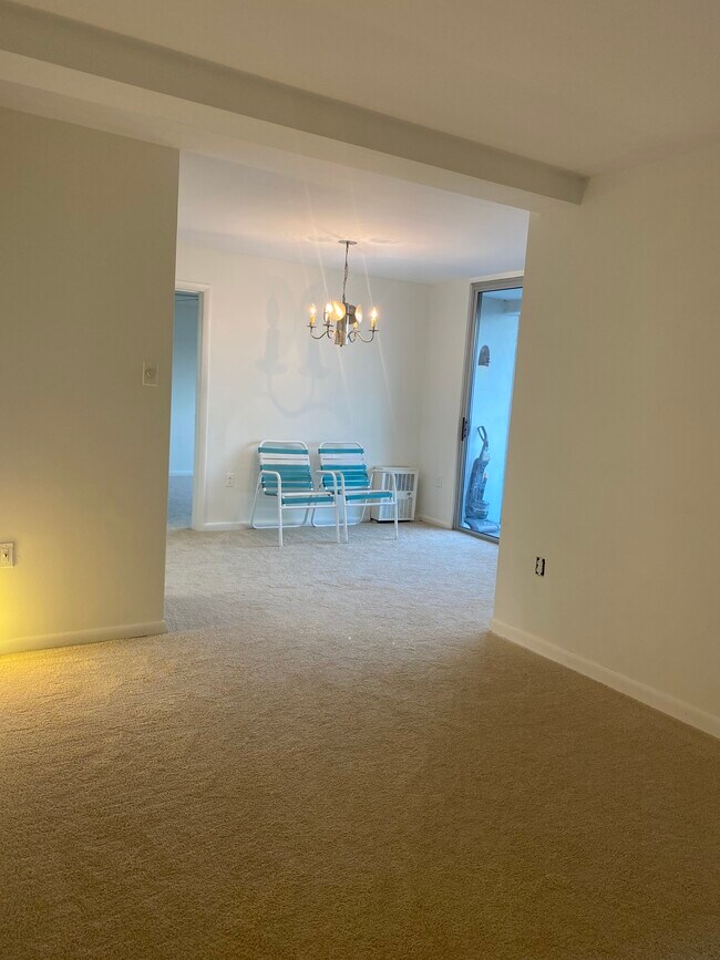 Foto del edificio - 10201 Grosvenor Pl