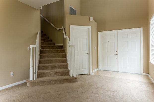 Building Photo - 121 Country Club Dr