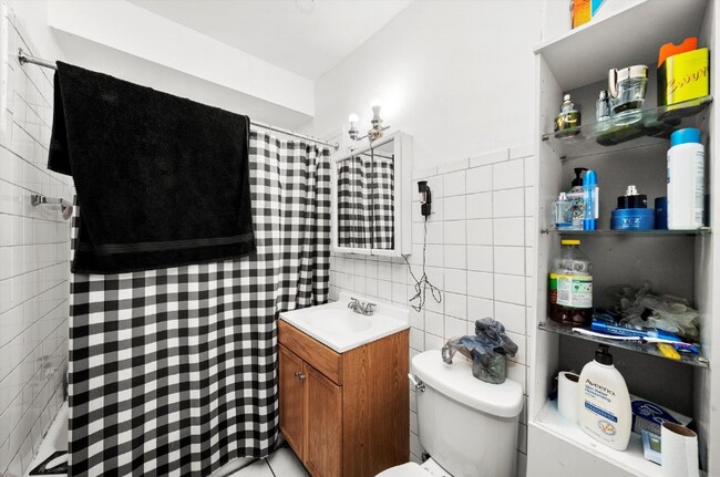Foto del edificio - 4449 W Walton St