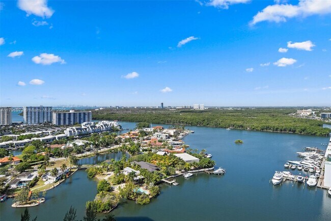 Foto del edificio - 300 Sunny Isles Blvd