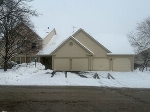 Building Photo - 205 Glasgow Ln