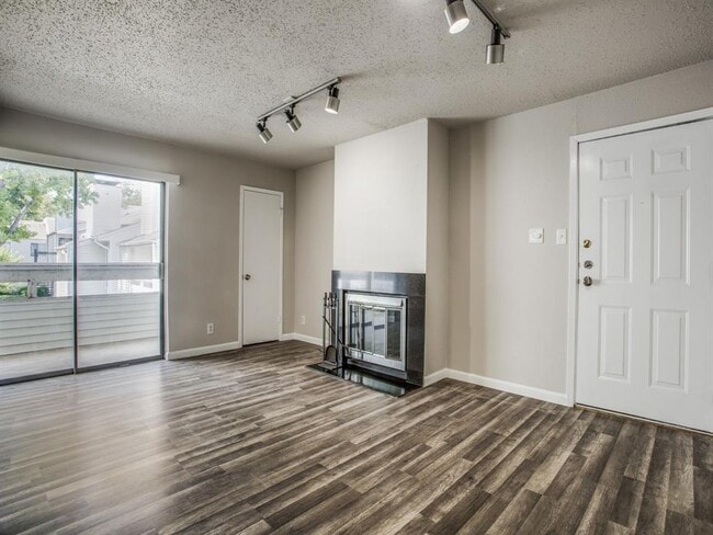 Building Photo - 7431 Holly Hill Dr