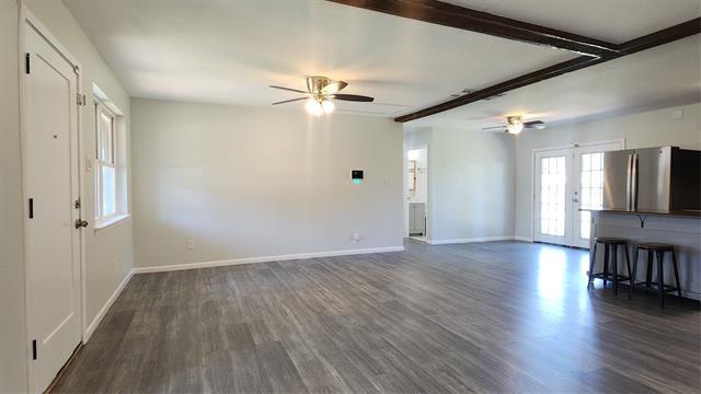 Building Photo - 3927 Emerald Dr