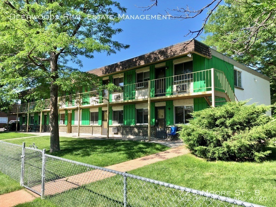 Primary Photo - 725 Moore St