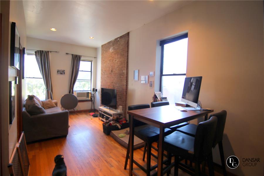 Primary Photo - 349 Amsterdam Ave