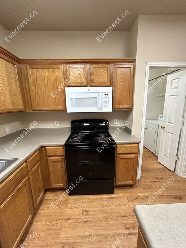 Foto del edificio - 4808 Virginia Dare Ln