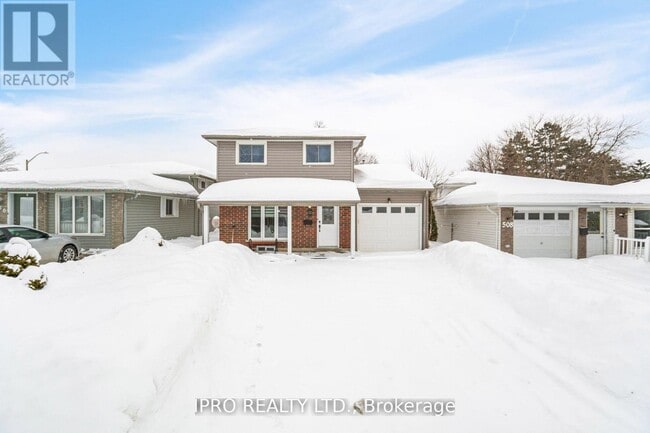 Photo du bâtiment - 512 Pinetree Crescent
