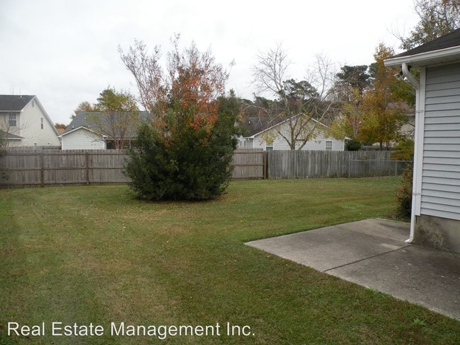 Building Photo - 125 S Forest Dr