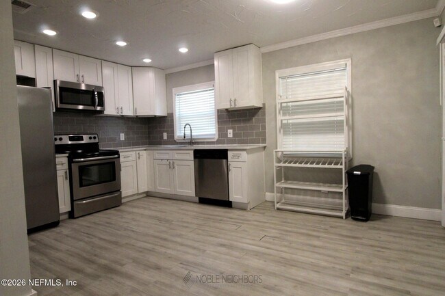 Foto del edificio - 2150 Leon Rd