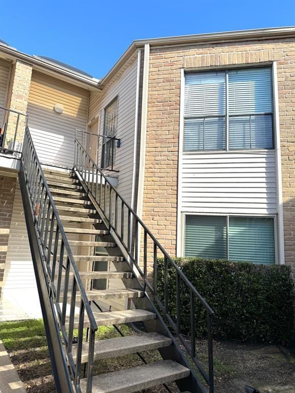 Building Photo - 10110 Waterstone Dr