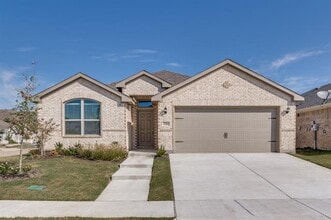 Building Photo - 3206 Cumby Dr