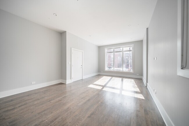Foto del edificio - 556 W 18th St