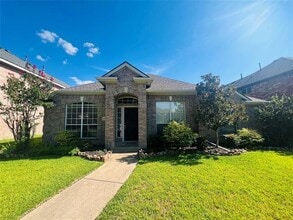 Building Photo - 2460 Cimmaron Dr