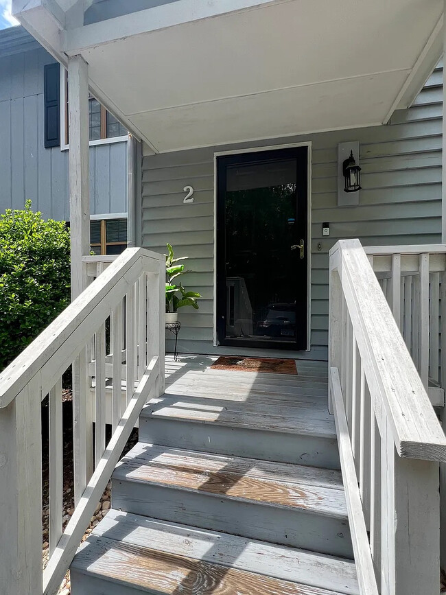 Foto del edificio - Room in Townhome on Willow Bridge Dr