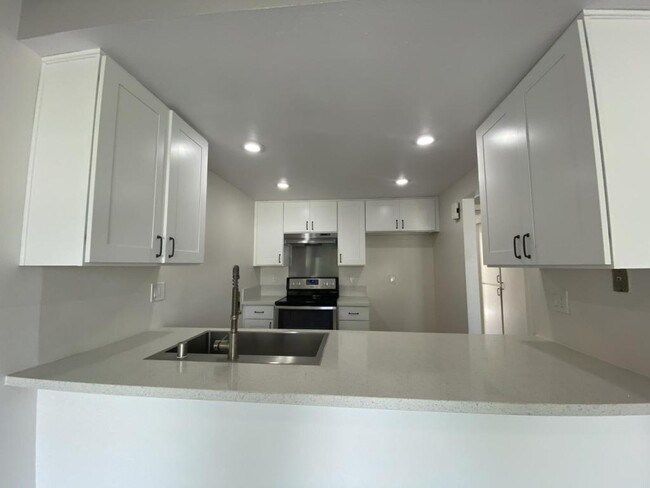 Building Photo - 111 N Richmont Dr
