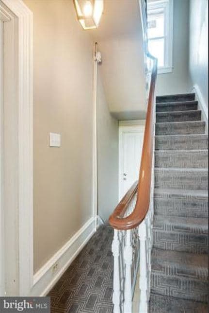 Building Photo - 414 Pine St