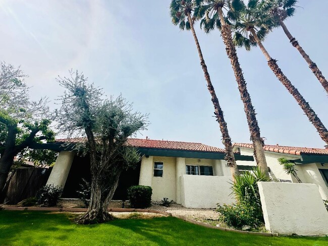 Building Photo - 73415 Shadow Mountain Dr