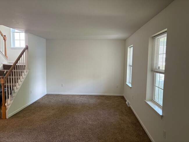 Building Photo - 606 Wood Duck Dr