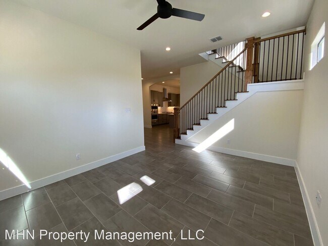 Building Photo - 4 br, 3.5 bath House - 110 Haywood Ave