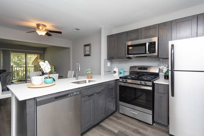 Building Photo - The Glen at Bucks Apartments and Townhomes