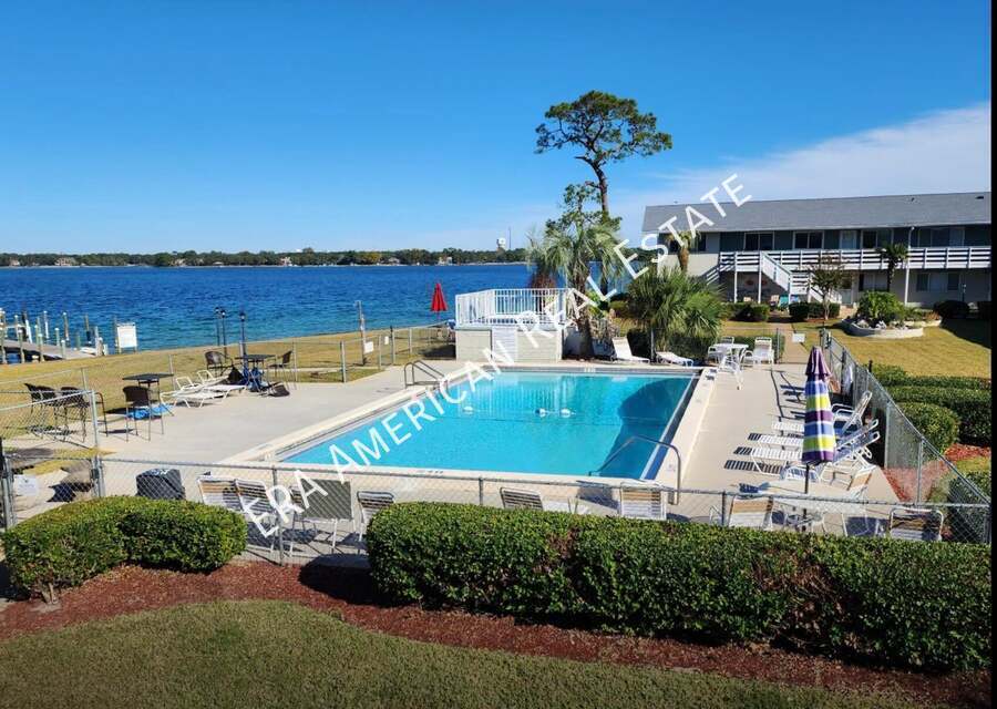 Building Photo - 726 Eglin Pkwy NE