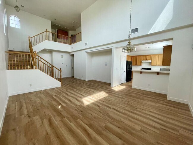 Foto del edificio - Sweet 2 stories single-family house with 4 bedrooms