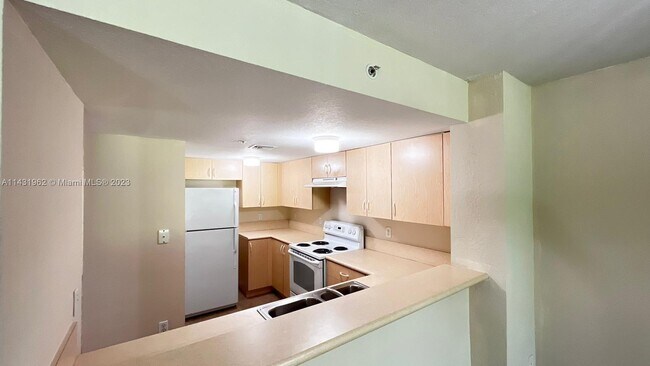 Building Photo - 3474 Cypress Trail