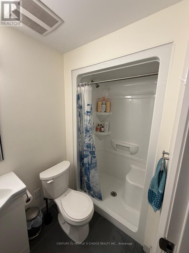 Building Photo - 203 Albert St