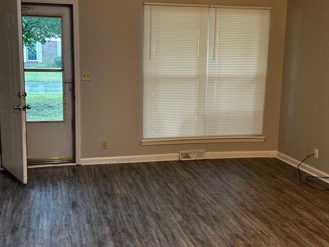 Building Photo - 3755 Chamberlain Ct