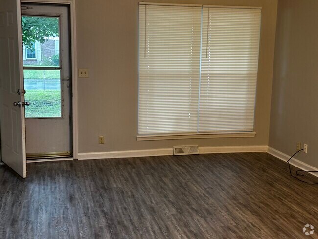 Building Photo - 3755 Chamberlain Ct