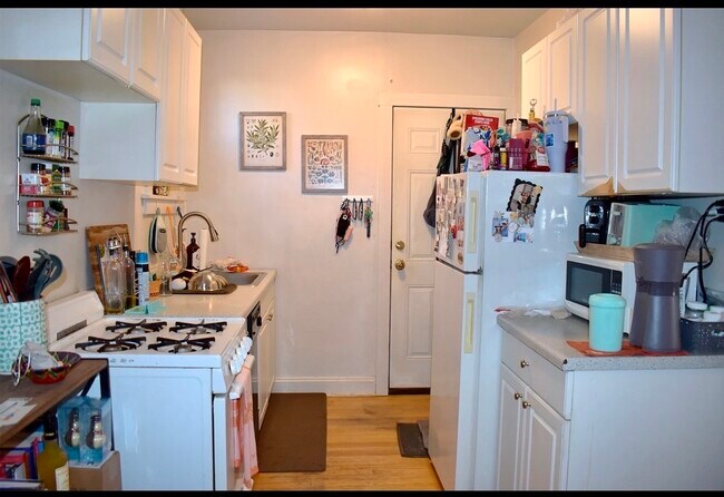 Foto del edificio - 3843 N Greenview Ave