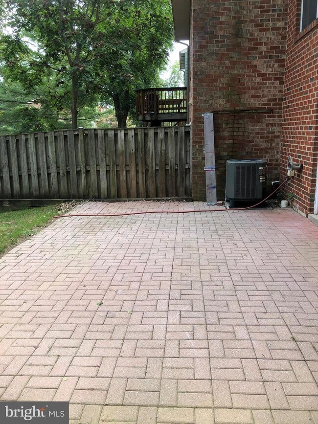 Foto del edificio - 108 Edinburgh Ct