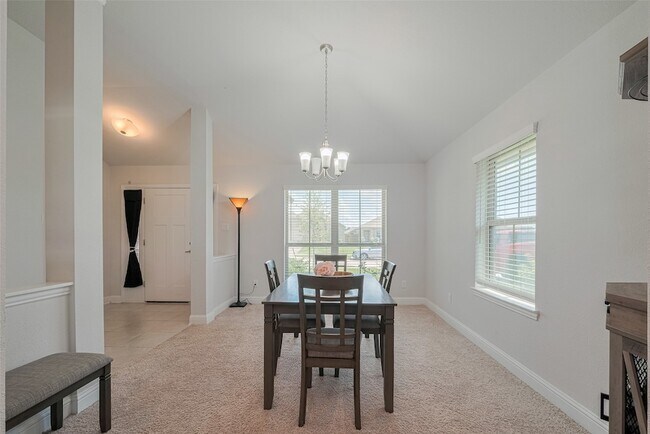Foto del edificio - 5323 Vermilion Ct