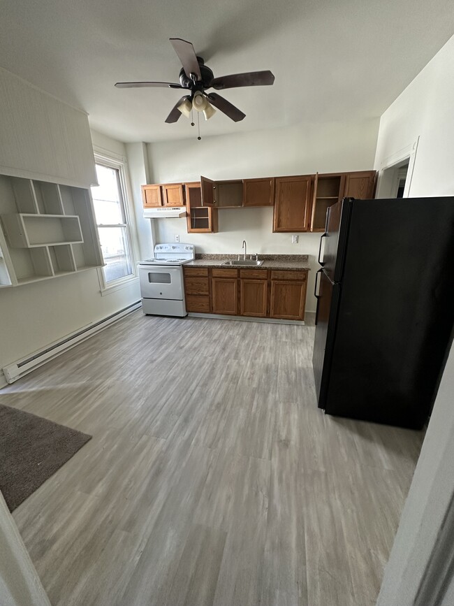 Building Photo - 64 McElwain Ave