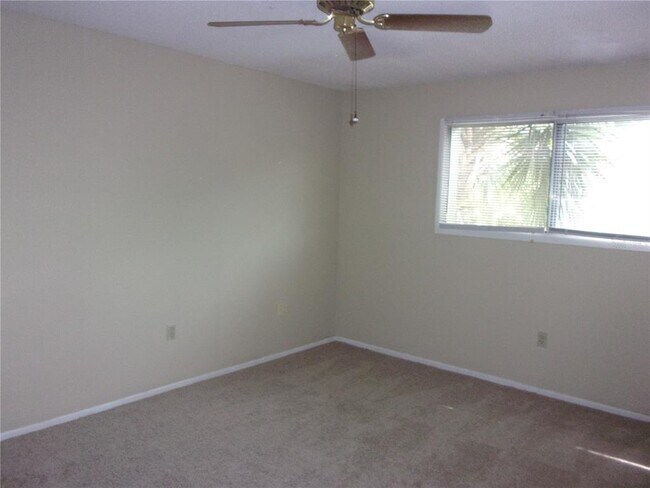 Foto del edificio - 904 Lake Destiny Rd