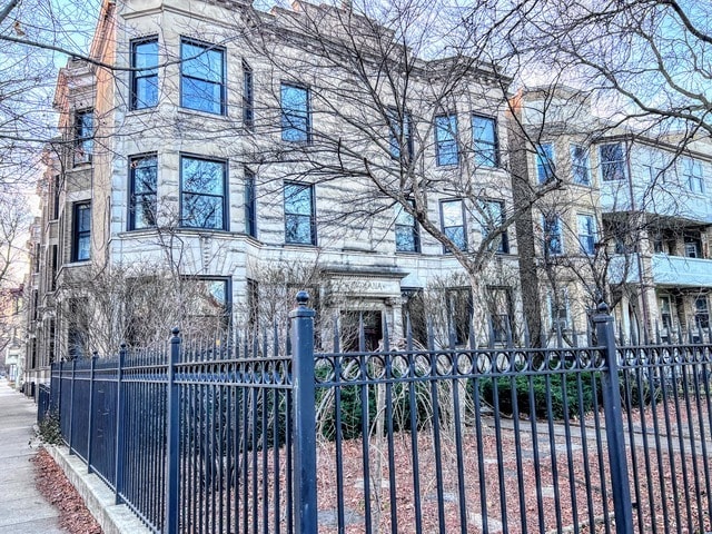 Primary Photo - 3212 W Altgeld St