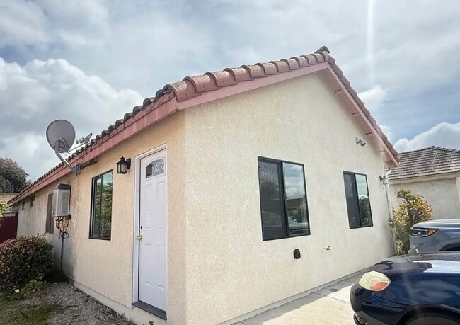 Building Photo - 853 Harper Ct