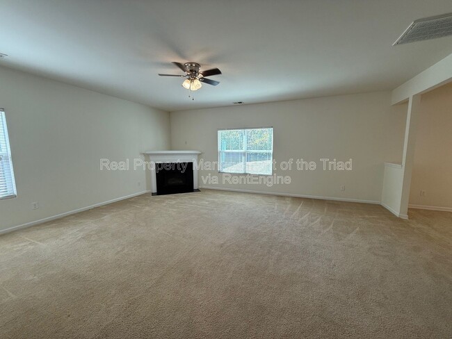 Foto del edificio - 1642 Ashmead Ln