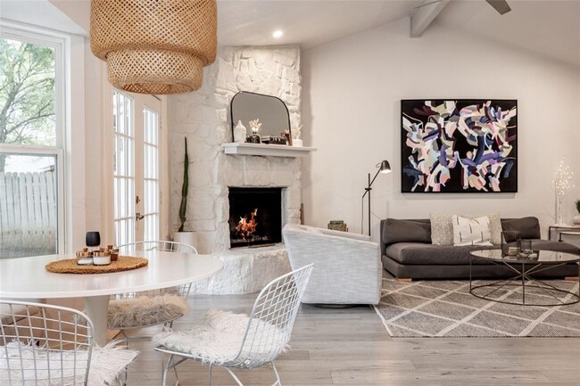 Building Photo - 4601 Candletree Ln