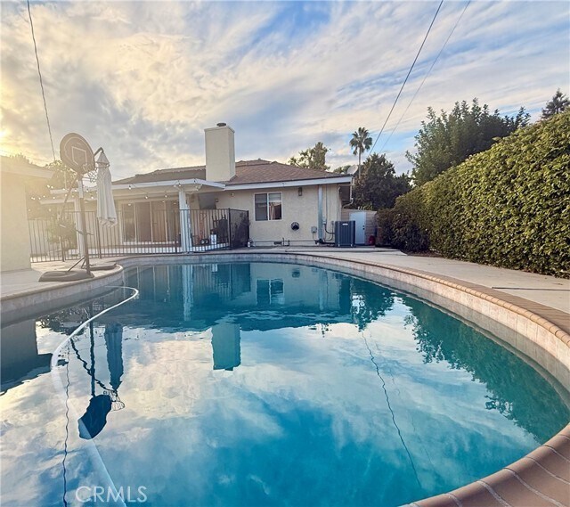 Foto del edificio - 6424 Penfield Ave