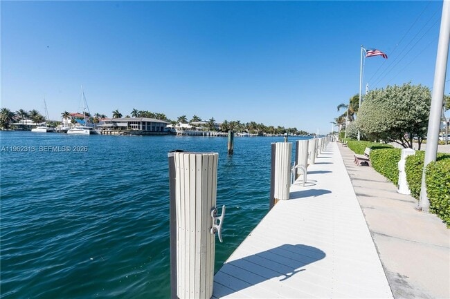 Photo - 1021 Hillsboro Mile Unit 204 Apartment