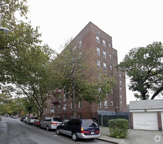 Building Photo - 84-20 51st Ave